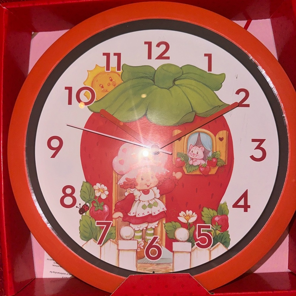 Red Wall Clock - Picture 2 of 6